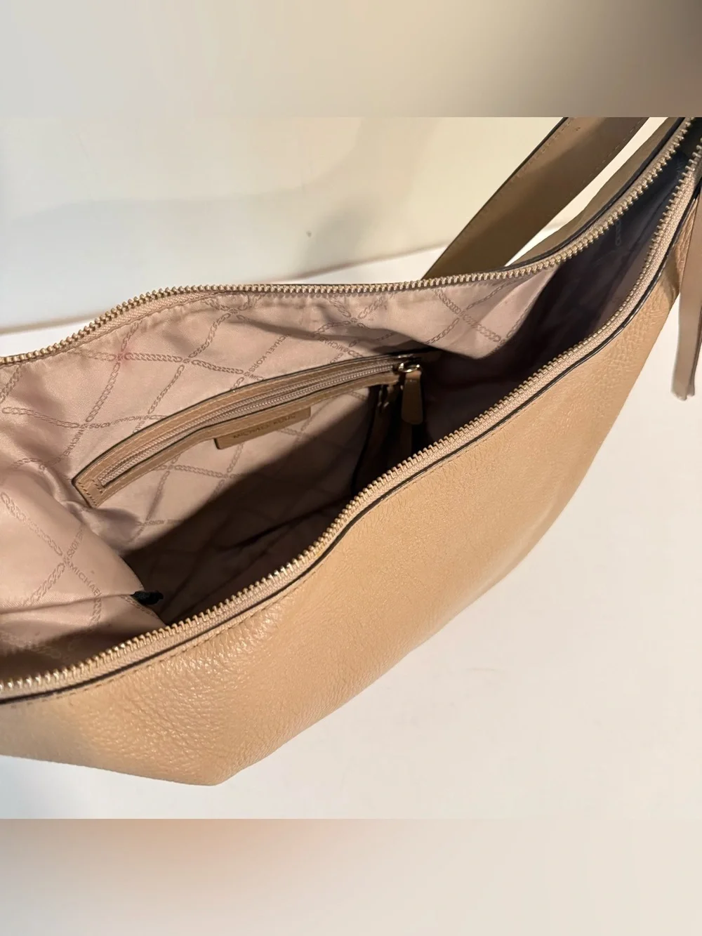 Michael Kors Izzy Large Leather Shoulder Bag mocha Bisque Crossbody Purse